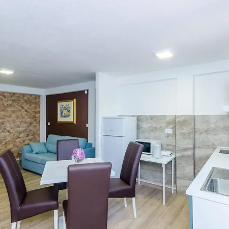 Paula - One Bedroom With Shared Terrace Appartamento *